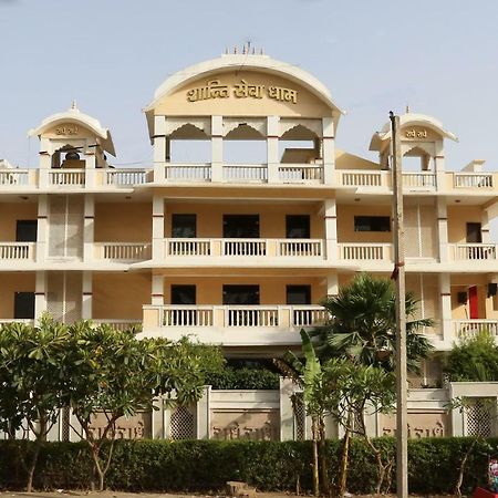 Oyo 13564 Near Prem Mandir Hotel Matura Exterior foto